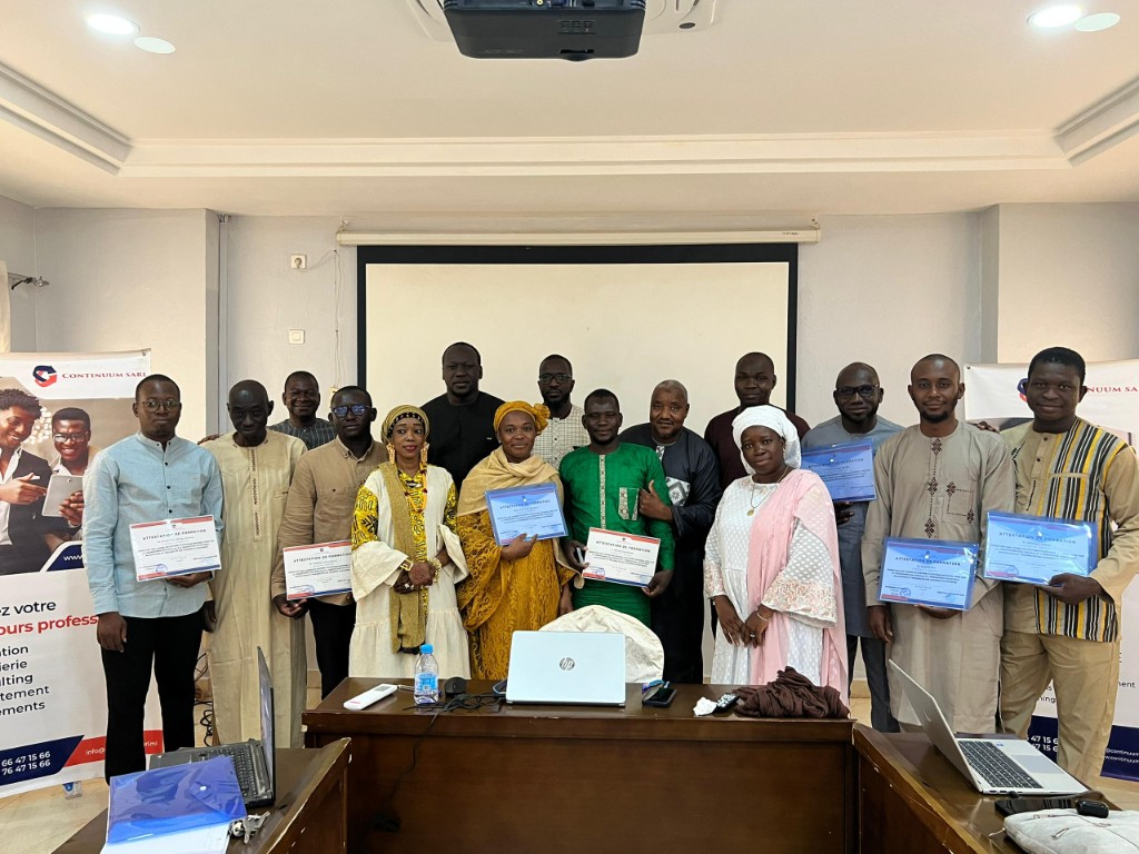 Photo de groupe et attestations de formation CONTINUUM